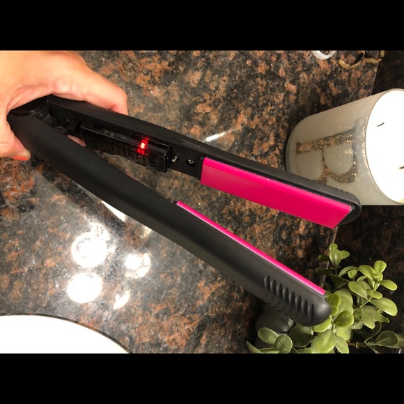 Hot Tools Straightener - Picture 1 of 4